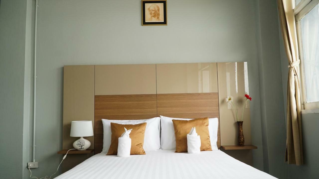 Nara Cafe And Hostel Bangkok Luaran gambar