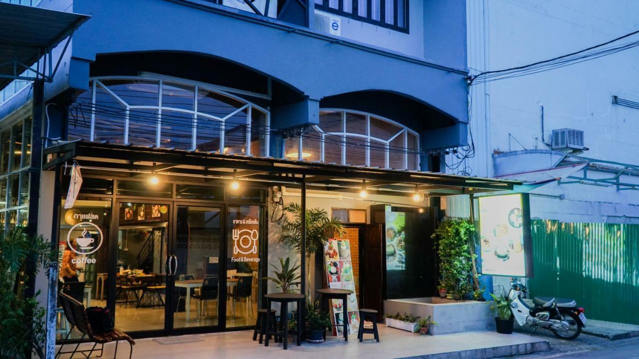 Nara Cafe And Hostel Bangkok Luaran gambar