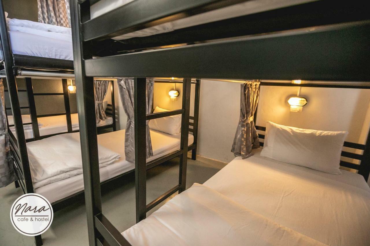 Nara Cafe And Hostel Bangkok Luaran gambar