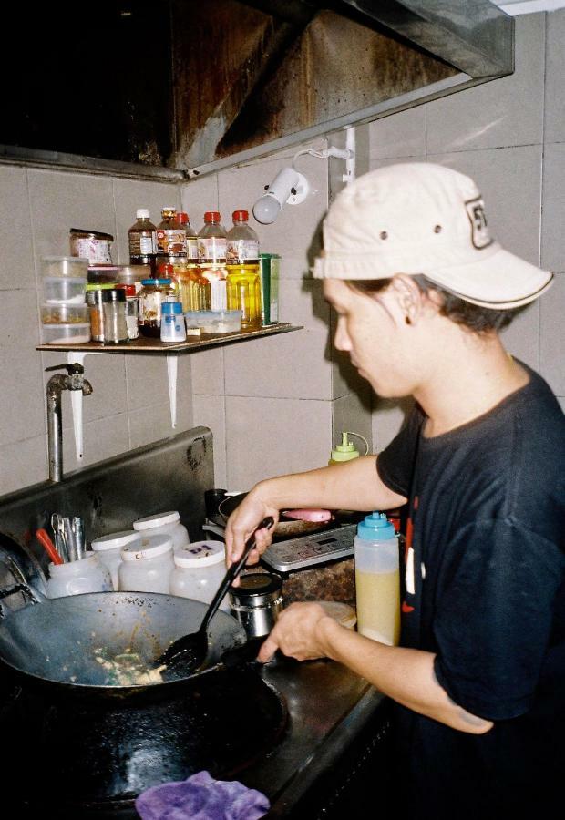 Nara Cafe And Hostel Bangkok Luaran gambar