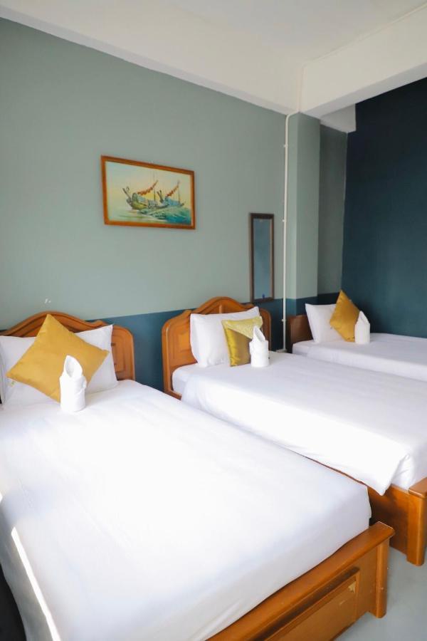 Nara Cafe And Hostel Bangkok Luaran gambar