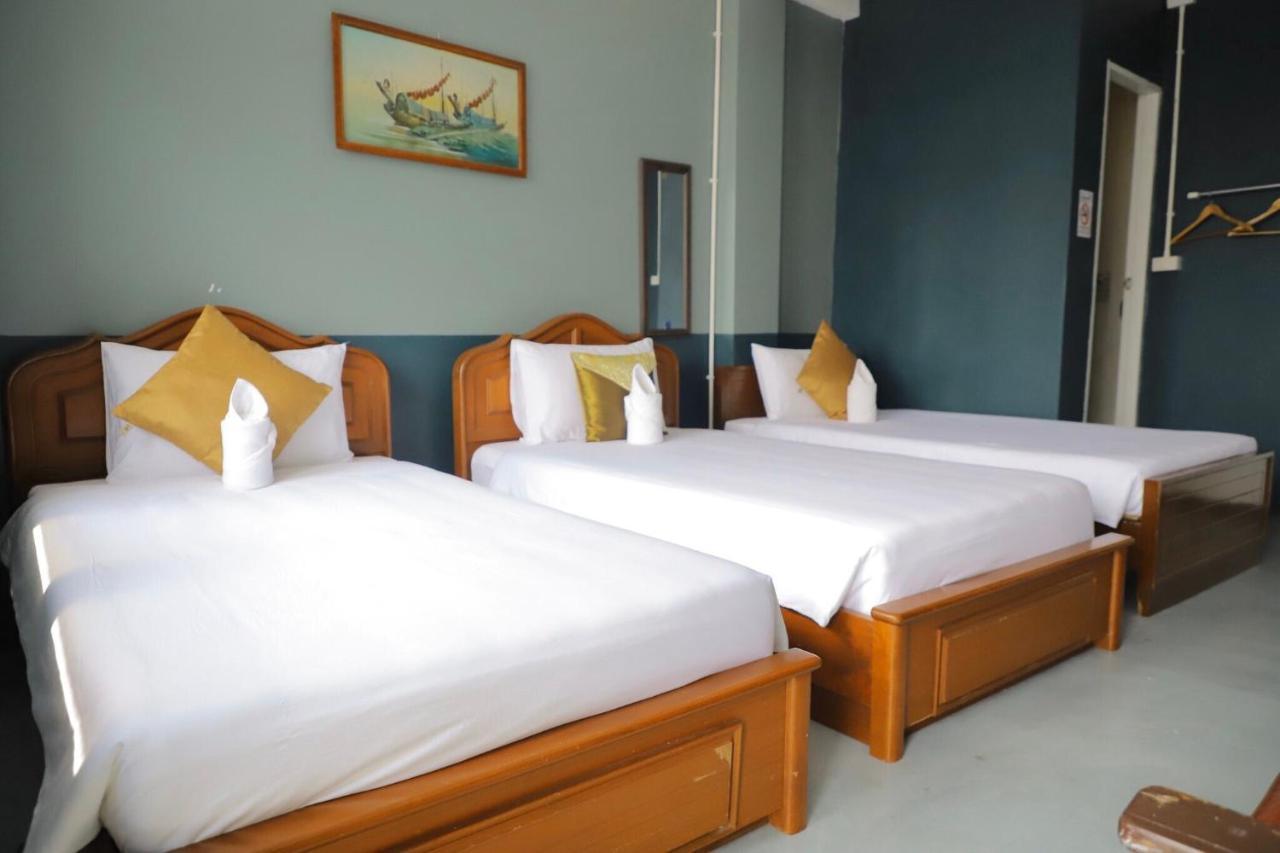 Nara Cafe And Hostel Bangkok Luaran gambar